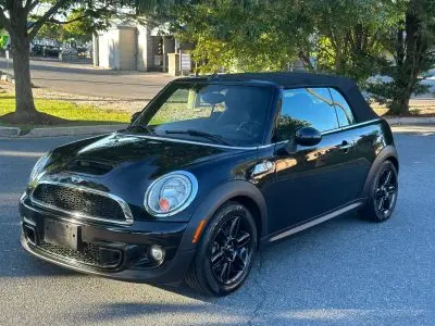 2015 MINI Cooper S photo 3