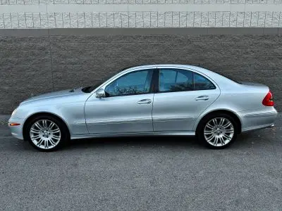 2007 Mercedes-Benz E-Class E550 4MATIC photo 2