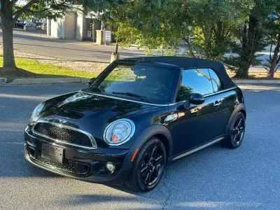 2015 MINI Cooper S photo 2