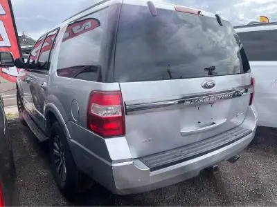 2015 Ford Expedition XLT photo 3