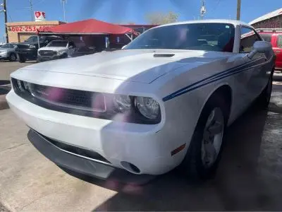 2014 Dodge Challenger SXT photo 2
