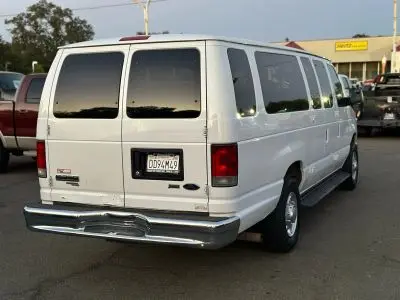 2012 Ford E-Series XLT E-350 Super Duty Extended photo 5