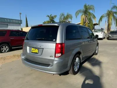 2016 Dodge Grand Caravan SXT photo 3