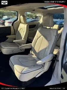 2020 Chrysler Pacifica Limited photo 3