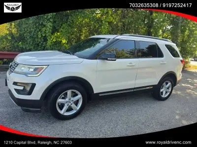 2016 Ford Explorer XLT 4WD photo 5
