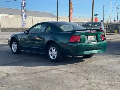 2000 Ford Mustang Base photo 5