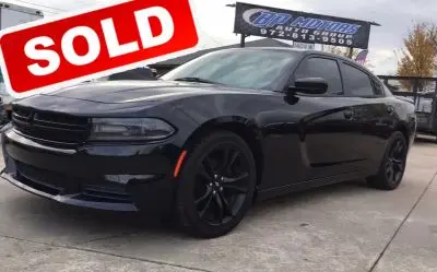 2017 Dodge Challenger SXT photo 3