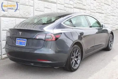 2020 Tesla Model 3 Standard Range Plus photo 5