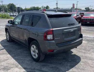 2016 Jeep Compass Latitude photo 5