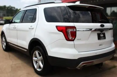 2017 Ford Explorer XLT 4WD photo 4