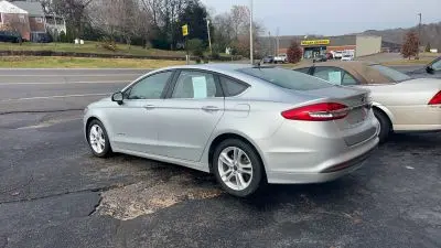 2018 Ford Fusion S photo 4