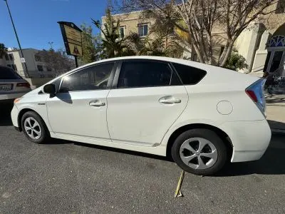 2014 Toyota Prius Four photo 4