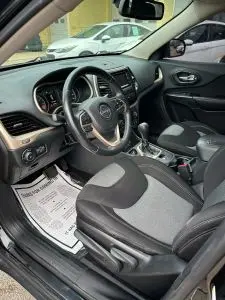 2014 Jeep Cherokee Latitude photo 2