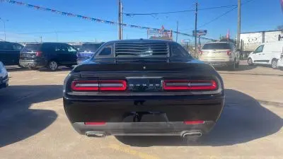 2015 Dodge Challenger SXT photo 4