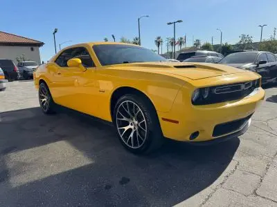 2017 Dodge Challenger R/T photo 4