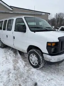 2014 Ford E-Series E-150 Van photo 2