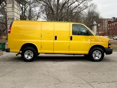 2019 Chevrolet Express 2500 Work Van HD photo 3