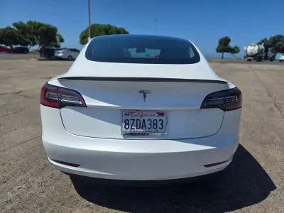 2020 Tesla Model 3 Standard Range Plus photo 4