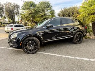 2020 Bentley Bentayga V8 photo 5