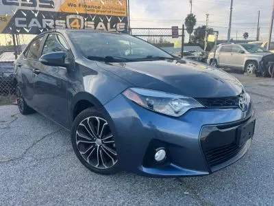 2015 Toyota Corolla S Plus AT photo 2
