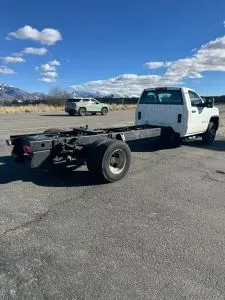 2018 GMC Sierra 4WD Regular Cab Chassis LWB photo 3