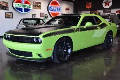 2023 Dodge Challenger R/T photo 4