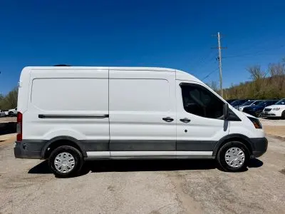 2019 Ford Transit 250 Med Roof Sliding Pass. 148 WB photo 4