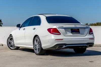 2017 Mercedes-Benz E-Class E300 4MATIC photo 3