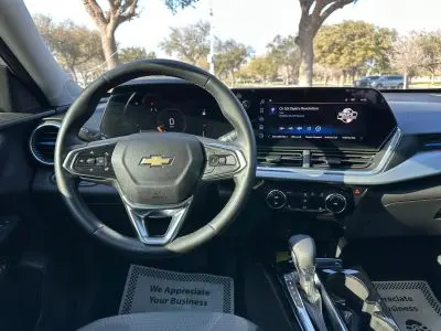 2024 Chevrolet Trax LT photo 4
