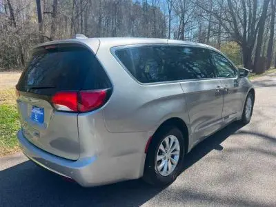 2019 Chrysler Pacifica Touring Plus photo 5