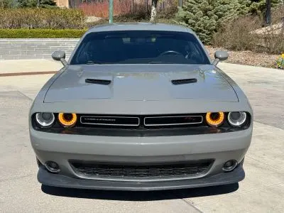2017 Dodge Challenger R/T photo 3