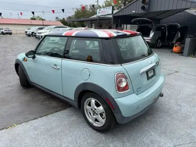 2011 MINI Cooper Base photo 4