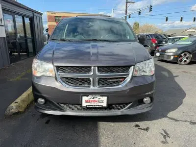 2018 Dodge Grand Caravan SXT photo 2