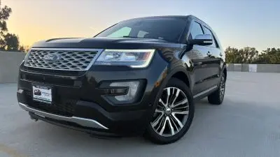 2017 Ford Explorer Platinum 4WD photo 2