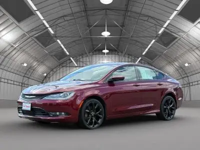 2016 Chrysler 200 S AWD photo 3