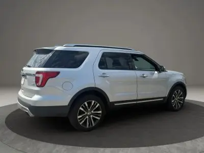 2017 Ford Explorer Platinum 4WD photo 5