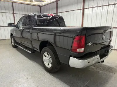 2010 RAM 2500 SLT Crew Cab SWB photo 4