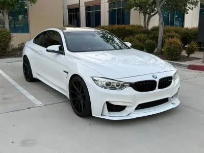 2015 BMW M4 Base photo 3