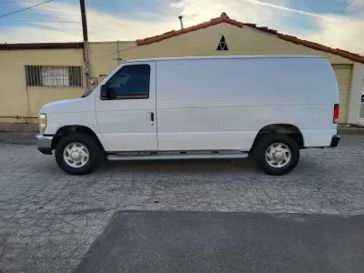 2014 Ford E-Series E-250 Van photo 4