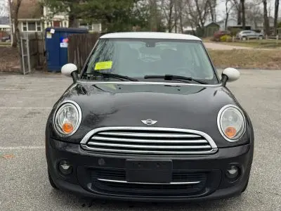 2013 MINI Cooper Base photo 2