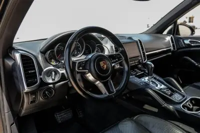 2017 Porsche Cayenne Platinum Edition photo 3