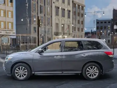 2014 Nissan Pathfinder S 4WD photo 4
