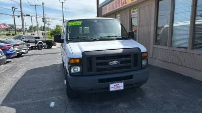 2014 Ford E-Series E-250 Van photo 5
