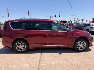 2018 Chrysler Pacifica Limited photo 4