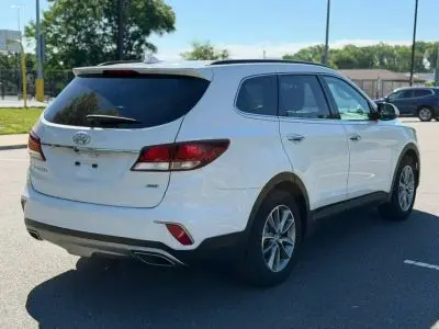 2017 Hyundai Santa Fe SE AWD photo 5