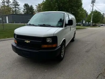 2013 Chevrolet Express 1500 Work Van photo 2