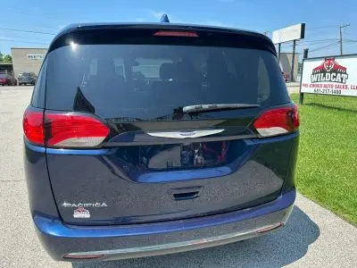 2018 Chrysler Pacifica Touring Plus photo 4