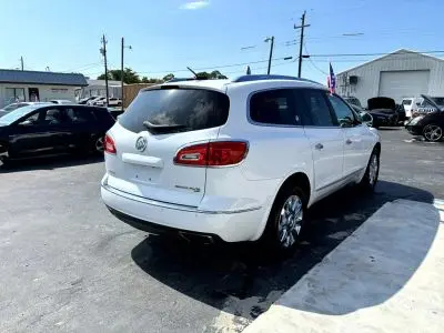 2017 Buick Enclave Leather AWD photo 5
