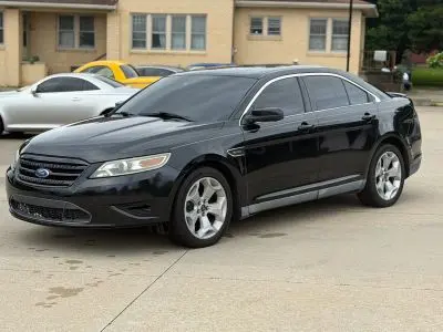 2012 Ford Taurus SHO AWD photo 4