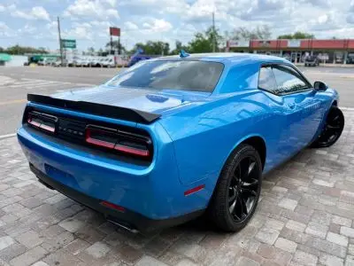 2016 Dodge Challenger R/T Plus photo 2